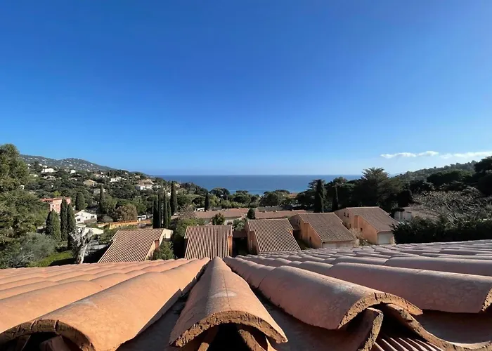 Duplex In Pramousquier - Sea View *