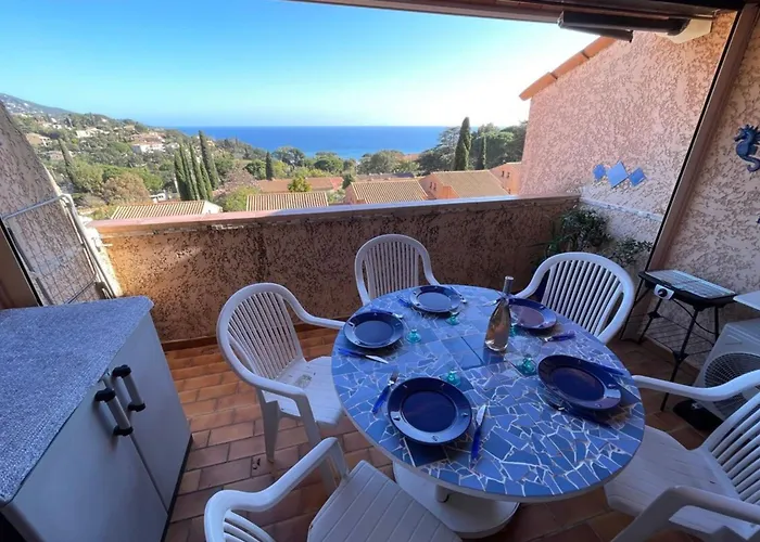 Duplex In Pramousquier - Sea View