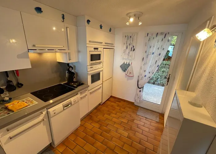 Апартаменты Duplex In Pramousquier - Sea View *