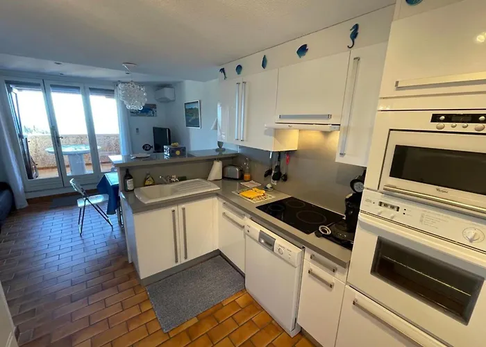 Duplex In Pramousquier - Sea View *